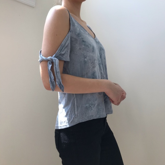 AE soft & sexy tank! - Picture 2 of 5